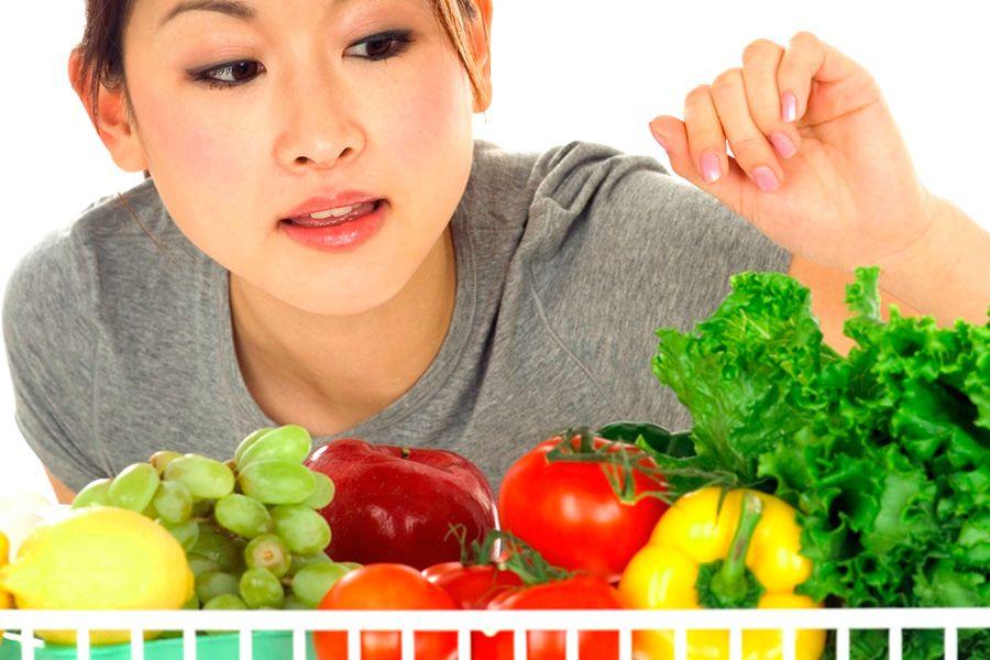 Японката избира зеленчуци