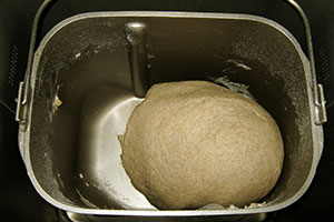Тесто в машина за хляб с растително масло