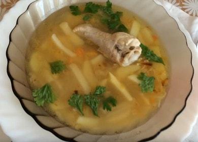 حساء المعكرونة الدجاج الطري: وصفة مع الصور خطوة بخطوة.