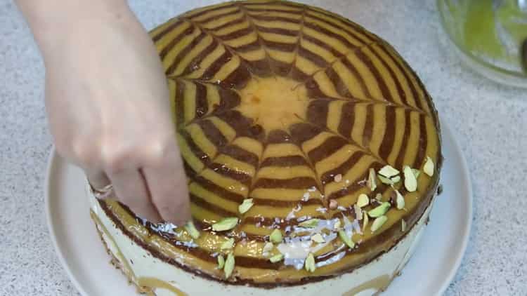 Вкусна торта от зебра, приготвена по стъпка по стъпка рецепта със снимка е готова