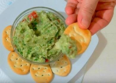 Класическата рецепта за сос гуакамоле с авокадо: гответе със стъпка по стъпка снимки.