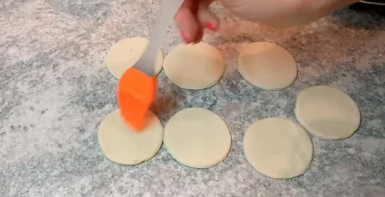 Чийзкейкове от бутер тесто с извара по стъпка по стъпка рецепта със снимка