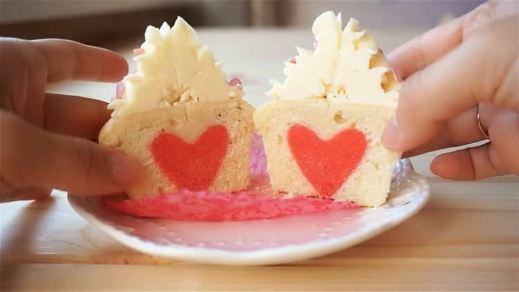 cupcakes para sa ika-14 ng Pebrero na handa na