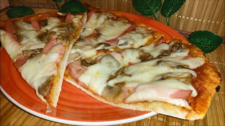 Пица с гъби и наденица: стъпка по стъпка рецепта със снимки