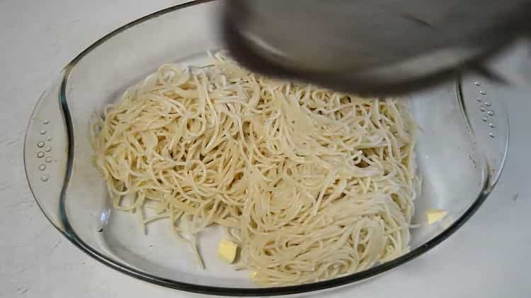 Pro vaření špaget s mletým masem si připravte formu