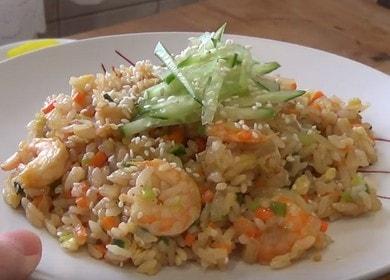 Ориз с скариди и зеленчуци - рецепта за вкусно корейско ястие 🦐