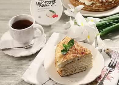 Pancake cake na may mascarpone ayon sa isang hakbang-hakbang na recipe na may larawan