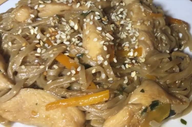 Елда юфка с пиле и зеленчуци - необичайна и вкусна рецепта