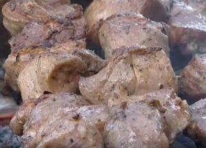 Приготвяме вкусно арменско барбекю по стъпка по стъпка рецепта със снимка.