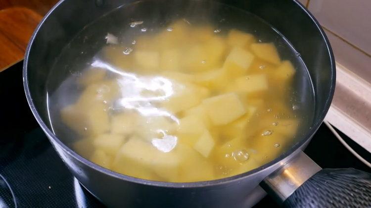 Сварете картофи за готвене