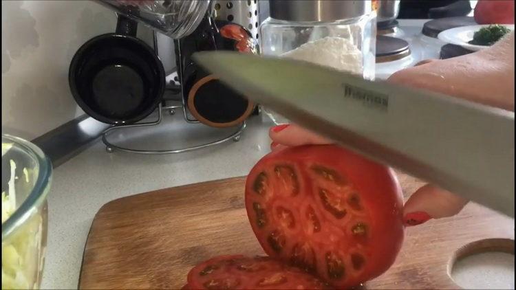 нарязваме доматите