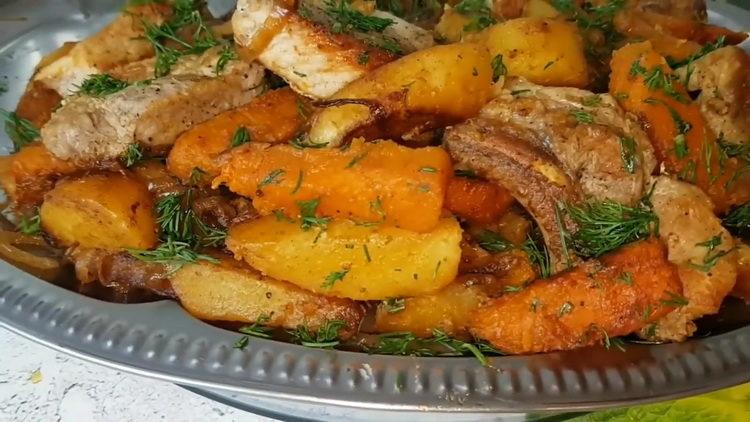 Ситна и вкусна тиква с месо и картофи - проста рецепта