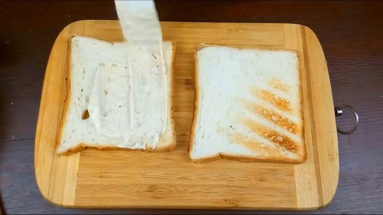 мазен хляб със сос